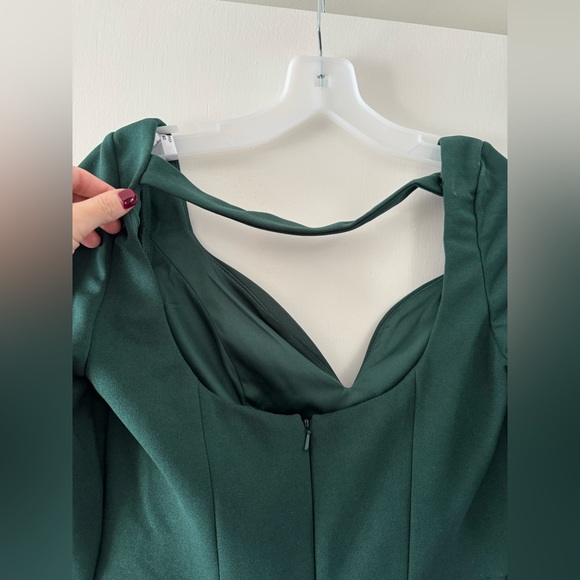 David’s Bridal Hunter Green Crepe Dress - Picture 3 of 6